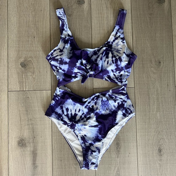 Plus Tie Dye Cutout Swimsuit - Picture 4 of 11